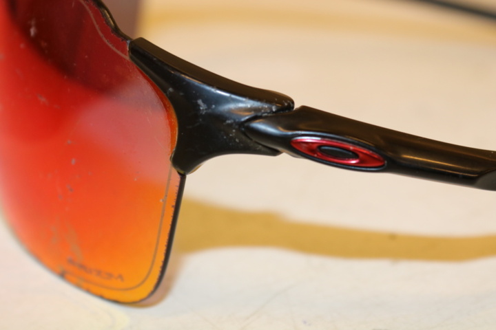 1416748-13 Wristwatch, power bank, sunglasses, etc.