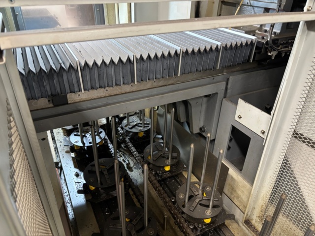 1404411-10 CNC lathe - Hyundai Kia SKT21VM - 2006