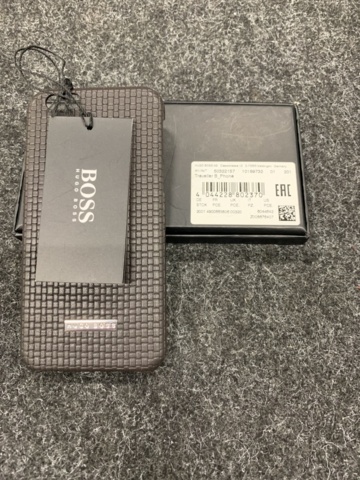 1472737-4 Kalsonger, hängslen, borste, mobilskal m.m.