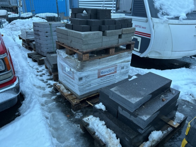 1454793-2 Parti med marksten och kantsten i olika modeller