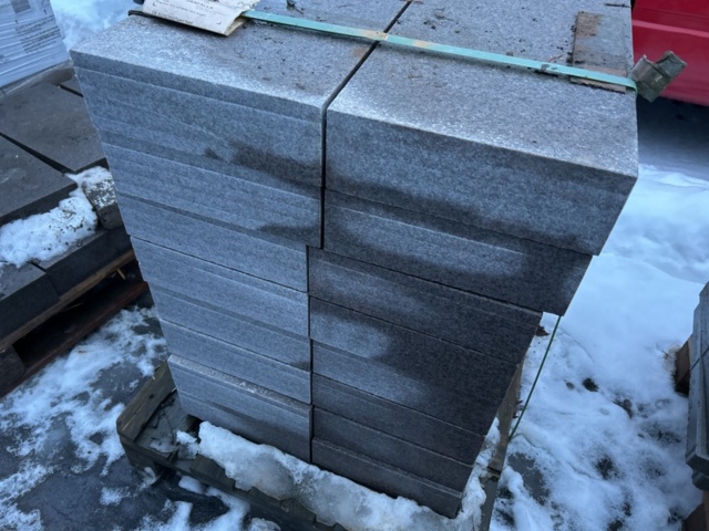 1454793-8 Parti med marksten och kantsten i olika modeller