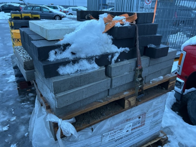 1454793-11 Parti med marksten och kantsten i olika modeller