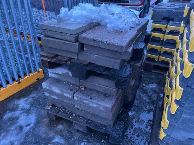 1454793-20 Parti med marksten och kantsten i olika modeller