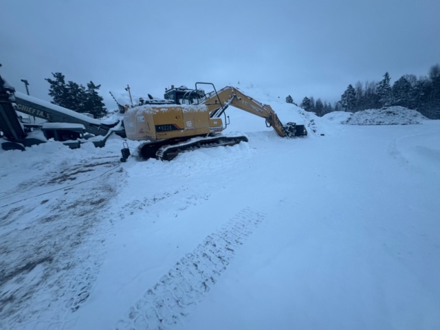 1472757-12 Grävmaskin Liugong 922 E -2013