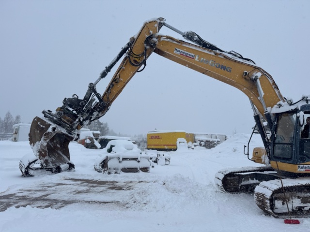 1472757-17 Grävmaskin Liugong 922 E -2013