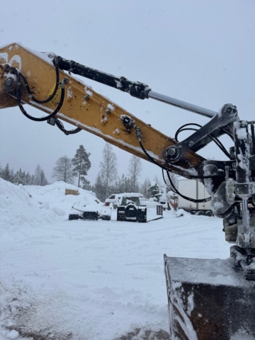 1472757-23 Grävmaskin Liugong 922 E -2013