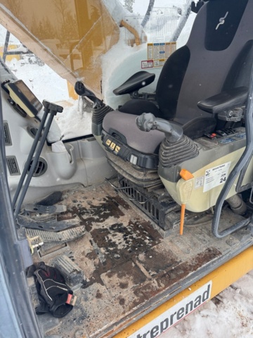 1472757-39 Grävmaskin Liugong 922 E -2013