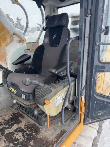 1472757-36 Grävmaskin Liugong 922 E -2013