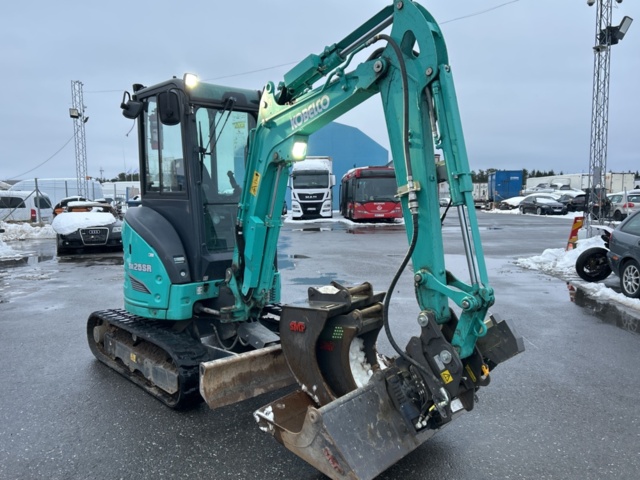 1454794-7 Bandgrävare med rototilt och 3 st va-skopor - Kobelco SK25SR-6E -2023