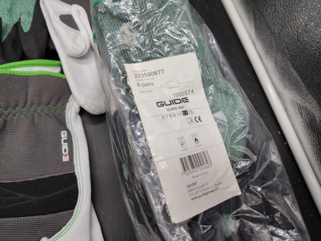 1472369-3 Arbetshandskar, 15 st – Guide, montagehandskar, greppbeläggning stl 11