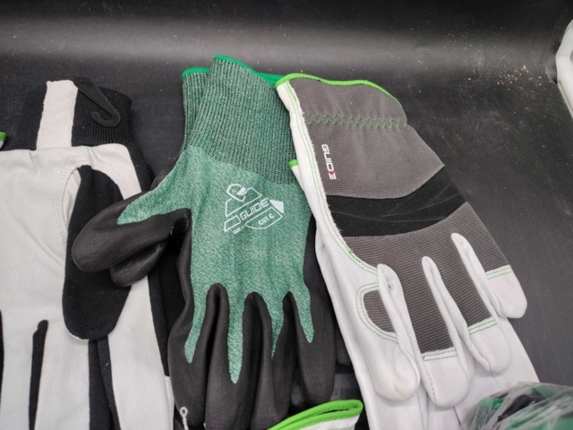 1472369-4 Arbetshandskar, 15 st – Guide, montagehandskar, greppbeläggning stl 11