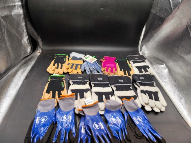 1472374-1 Arbetshandskar, 16 st – blandade modeller, storlek 7