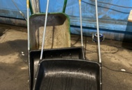 1454796 Skottkärra och 2 st snöskyfflar