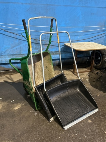 1454796-2 Skottkärra och 2 st snöskyfflar