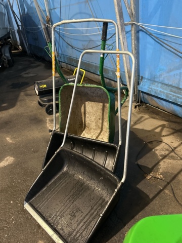 1454796-3 Skottkärra och 2 st snöskyfflar