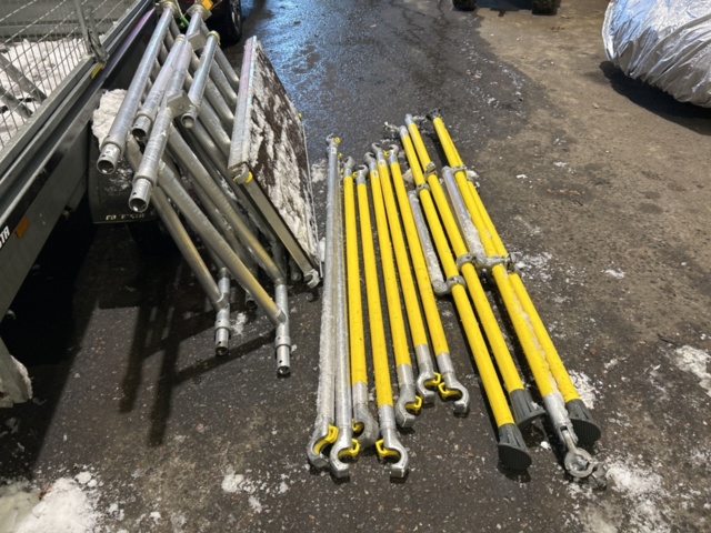 1454797-4 Hantverkarställning ca 3 m hög - Wibe