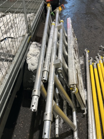 1454797-9 Hantverkarställning ca 3 m hög - Wibe