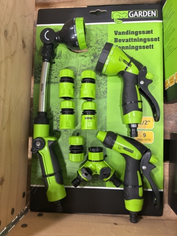 1472780-2 Sortiment med trädgårdsutrustninig