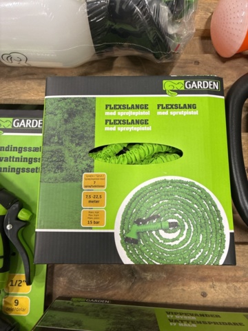 1472780-3 Sortiment med trädgårdsutrustninig