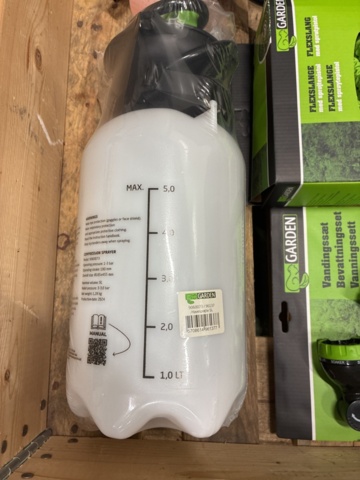 1472780-4 Sortiment med trädgårdsutrustninig