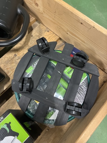 1472780-7 Sortiment med trädgårdsutrustninig