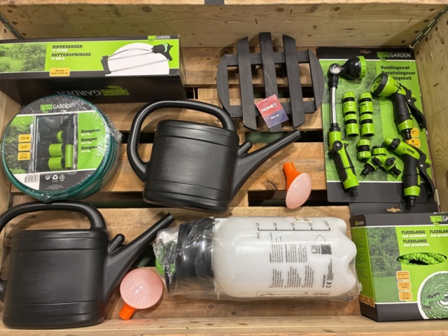 1472781-1 Sortiment med trädgårdsutrustninig