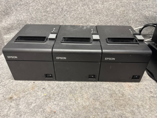 1225479-2 Kassalådor med tillbehör