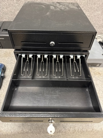 1225479-4 Kassalådor med tillbehör