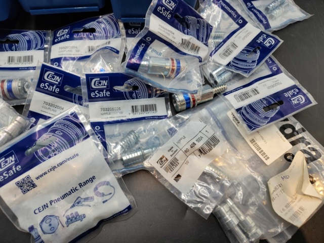 1472400-3 Parti med snabbkopplingar, CEJN, eSafe, tryckluft, blandade modeller