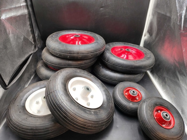 1472862-1 Luftgummihjul, 9 st – blandade dimensioner, stålfälg