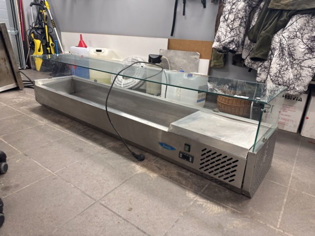 1321357-1 Kyldisplay bänkmodell 180 cm - Event