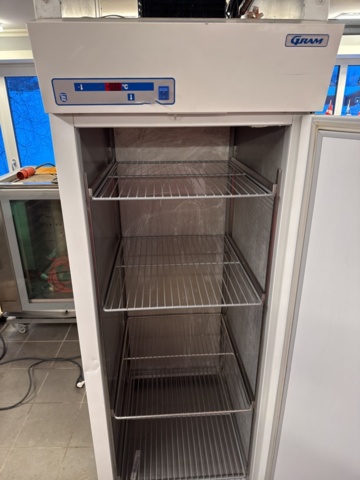 1321361-8 Frysskåp - Gram F 660 OPLHEC