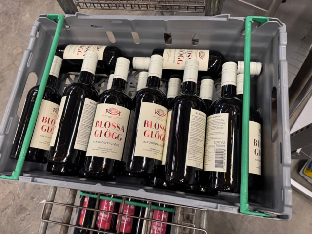 1405429-6 Lot of folk beer, mulled wine and cider – a total of approximately 1,225 pieces