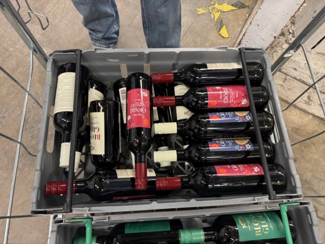 1405429-11 Lot of folk beer, mulled wine and cider – a total of approximately 1,225 pieces