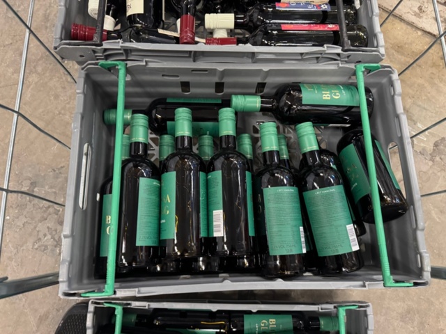 1405429-3 Lot of folk beer, mulled wine and cider – a total of approximately 1,225 pieces