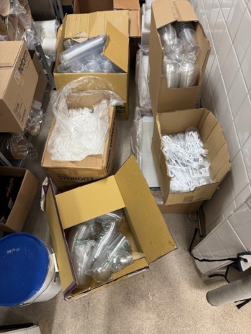 1405430-1 Lot of consumables from grocery store