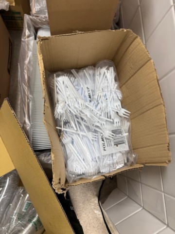 1405430-8 Lot of consumables from grocery store