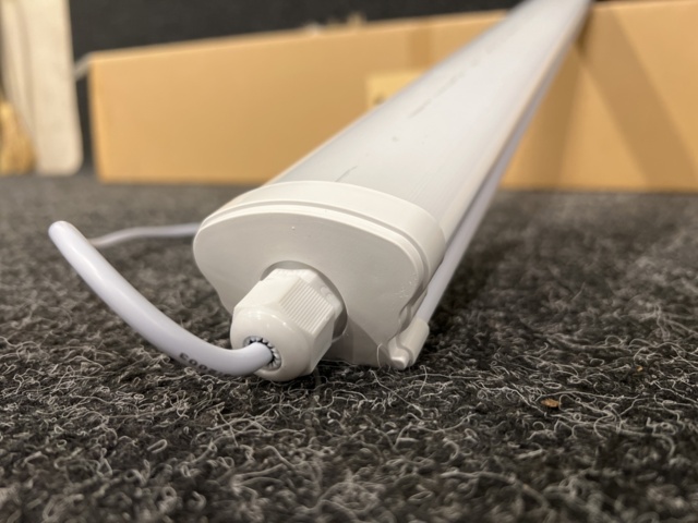 1472943-3 20 led luminaires 40W, 6000K