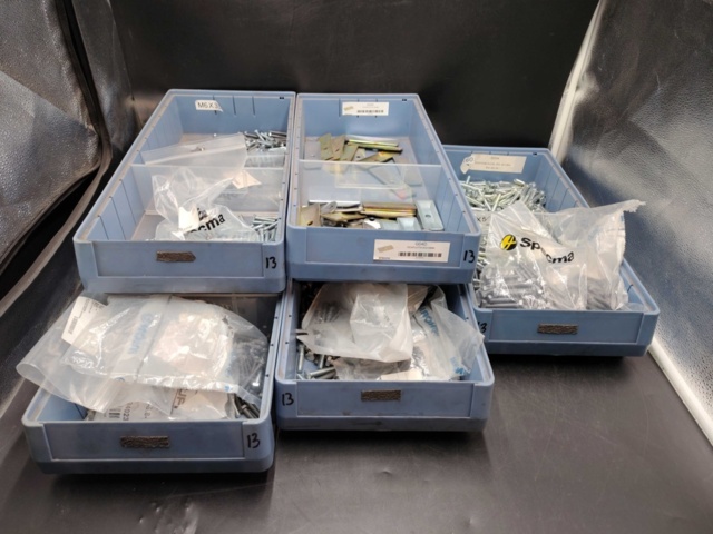 1472869-1 Fasteners, lot – mixed, bolt and cover plates