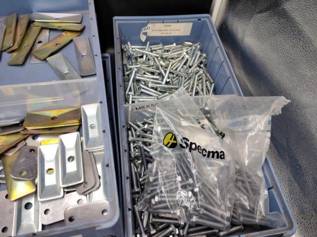 1472869-3 Fasteners, lot – mixed, bolt and cover plates