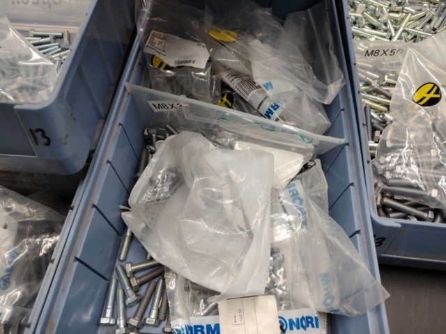 1472869-5 Fasteners, lot – mixed, bolt and cover plates