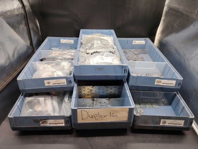 1472870-1 Cover plates, lot – metal, mixed models, for assembly