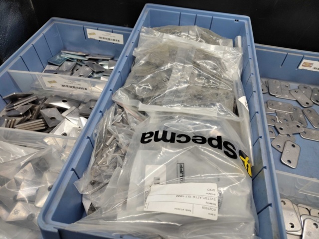 1472870-3 Cover plates, lot – metal, mixed models, for assembly