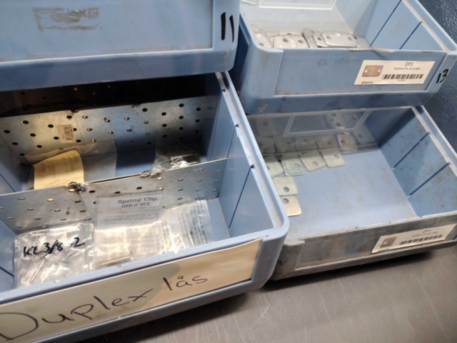 1472870-5 Cover plates, lot – metal, mixed models, for assembly