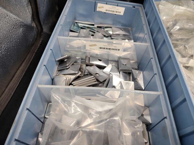 1472870-6 Cover plates, lot – metal, mixed models, for assembly