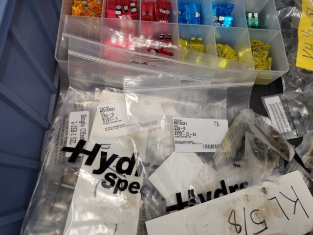 1472871-3 Miscellaneous electrical and automotive materials, lot - fuses, connectors, LED lights, hand tools