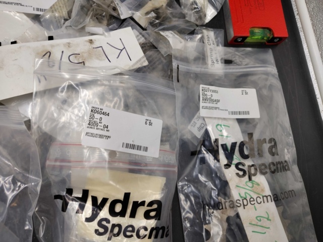 1472871-4 Miscellaneous electrical and automotive materials, lot - fuses, connectors, LED lights, hand tools