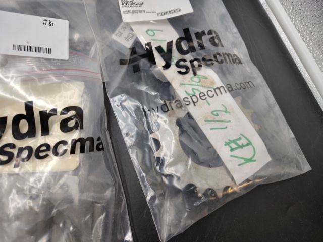 1472871-5 Miscellaneous electrical and automotive materials, lot - fuses, connectors, LED lights, hand tools