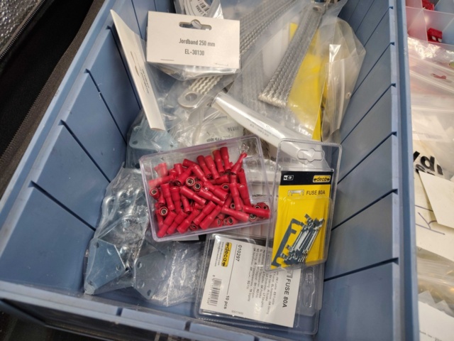 1472871-10 Miscellaneous electrical and automotive materials, lot - fuses, connectors, LED lights, hand tools