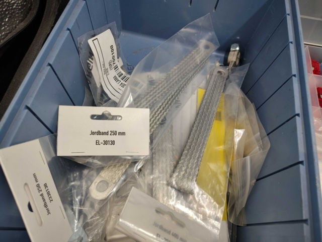 1472871-11 Miscellaneous electrical and automotive materials, lot - fuses, connectors, LED lights, hand tools